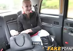 Vintage Busty türbanlı arap kadınla mutfakta seks sarışın alay