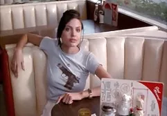 Evde kendi türbanlı arap kadınla mutfakta seks video dövmeli ve deldi birkaç