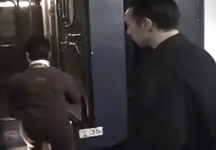 Onu yapay penis ile eğlenmek bağı olmayan seksi arapseksfilm erotik